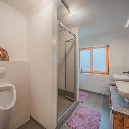 Haus Bernadette 公寓 *